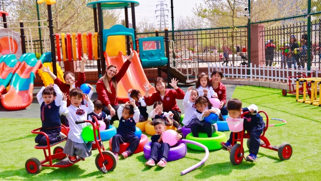 力邁，力邁學(xué)校，力邁幼兒園，力邁中美