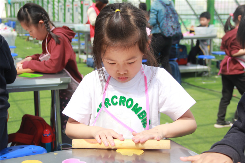 力邁中美國(guó)際學(xué)校：7-15歲孩子再不重視作文，未來(lái)肯定吃虧