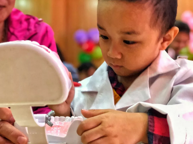 力邁中美國際學(xué)校九華幼兒園動態(tài) “小小牙醫(yī)體驗活動”