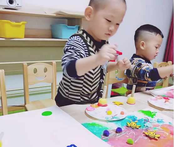 力邁烏魯木齊幼兒園親子體驗(yàn)課我們|都是小藝術(shù)家