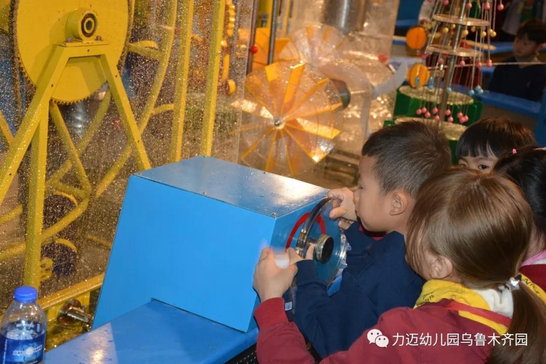 力邁幼兒園‖“走進科技館 開啟科學夢”參觀科技館活動(圖34)