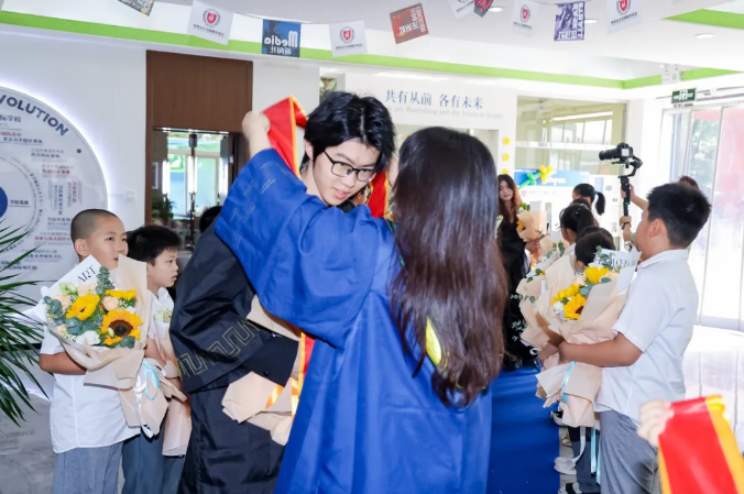 Graduation Ceremony力邁高中畢業(yè)典禮 | 從力邁走向世界，向成就未來(lái)者致敬！(圖5)